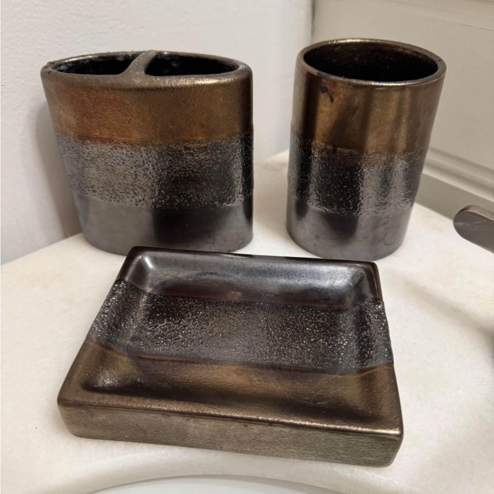 Portland Bronze and Black Bathroom Accessory Set